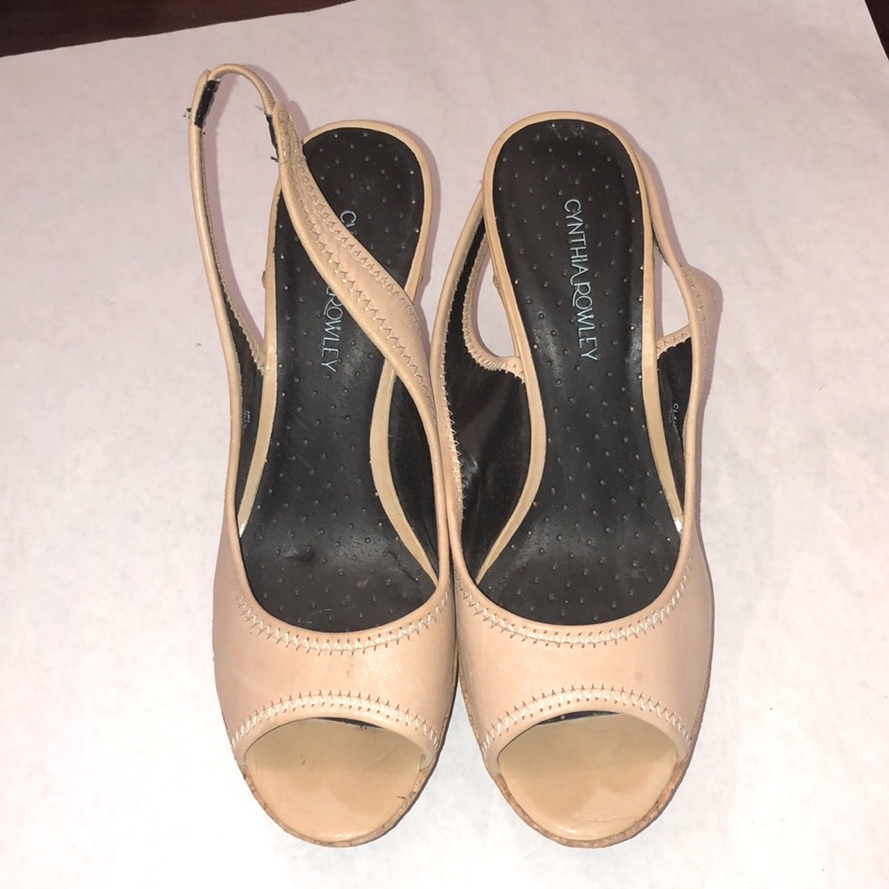 Leather open-toed platform shoes